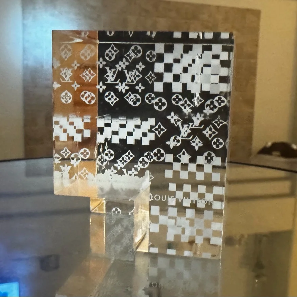 LOUIS VUITTON Damier 3D Optical Illusion Paperweight LV Box EXTREMELY RARE! - Picture 6 of 17